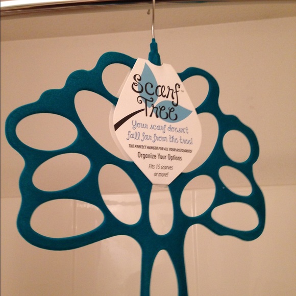 Scarf tree - Picture 1 of 1